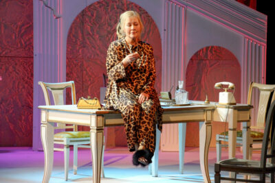 Миллионерша